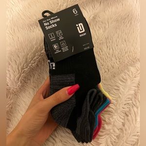 NWT Macy’s multicolored 6 pairs no show socks with arch support one size